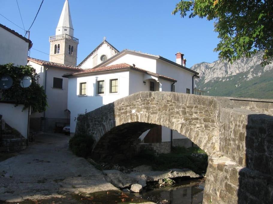 Guest House Zerjal Podnanos Exterior photo